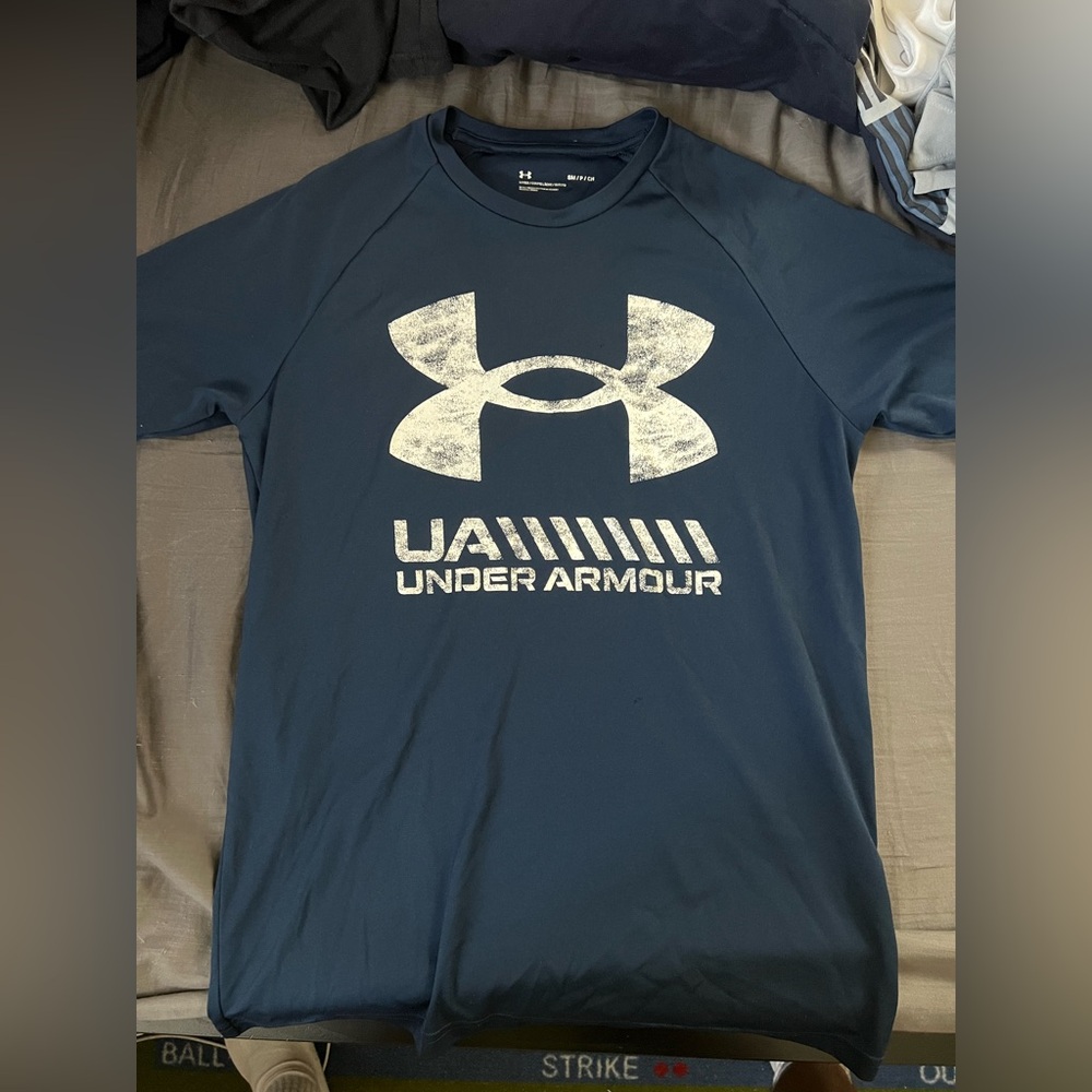 Men’s Dri-fit Under Armour Shirt